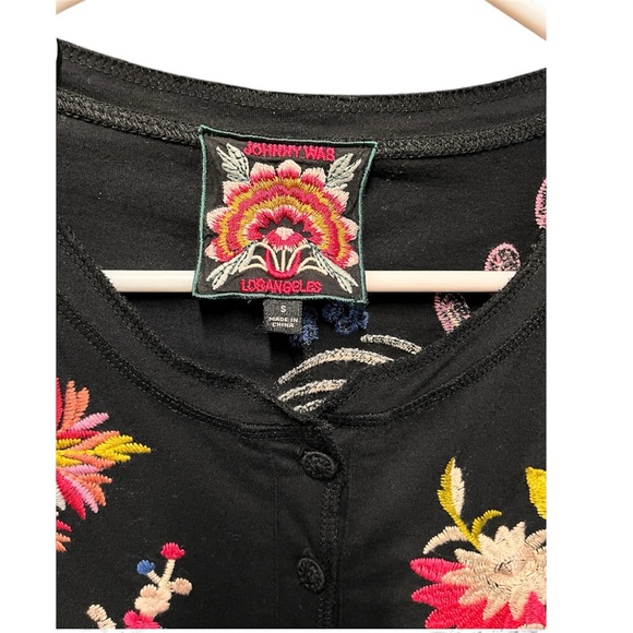 Johnny Was Julie Raw Seam Henley Top Black Floral Embroidered Small - Picture 10 of 11